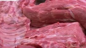 VIDEO Oamenii găsesc din ce în ce mai greu carnea de porc românesc. Ministrul Agriculturii vrea să o readucă pe piață